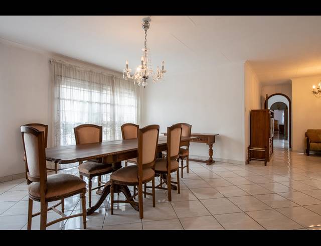 4 BEDROOM HOUSE FOR SALE IN GLENVISTA